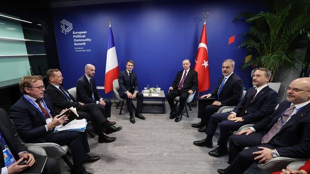 Cumhurbaşkanı Erdoğan, Fransa Cumhurbaşkanı Macron ile bir araya geldi