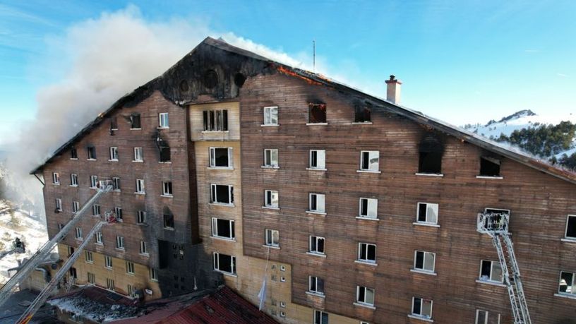 Türkiye'yi yasa boğan otel yangını