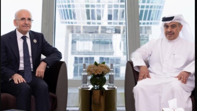 Bakan Şimşek Doha'da