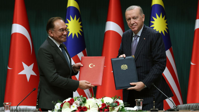 Cumhurbaşkanı Erdoğan: Malezya ile yatırım ilişkilerimize ivme kazandırmak istiyoruz