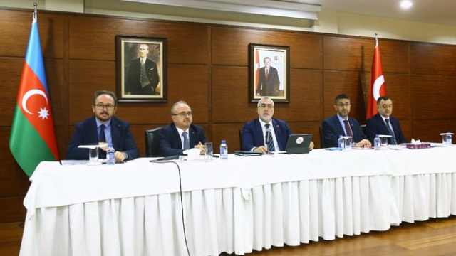 Türkiye-Azerbaycan karşılıklı yatırımları 40 milyar dolara yaklaştı