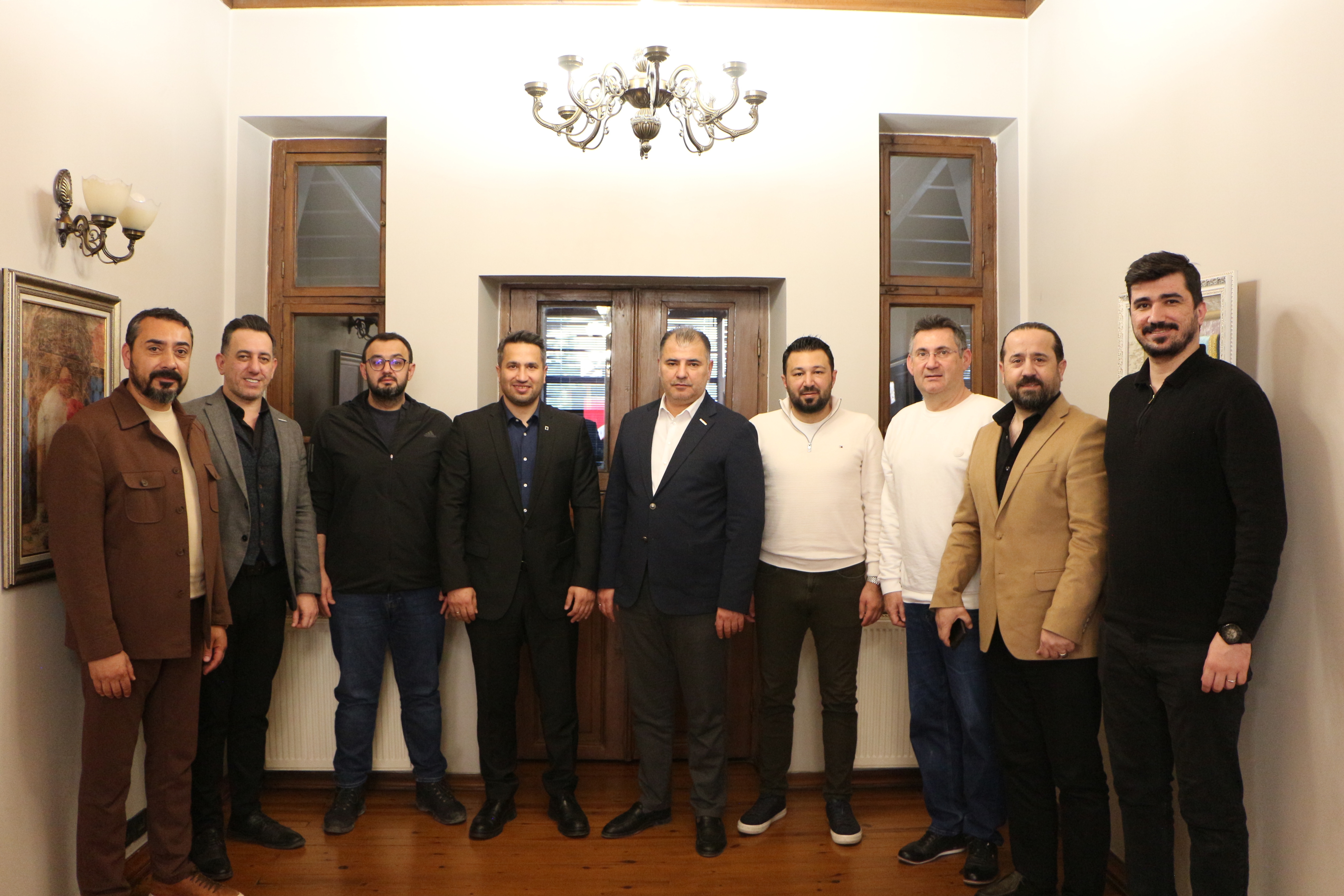 TÜGİKKONYAGİAD'dan TMMOB Mimarlar Odası Konya Şube Başkanlığı'na Seçilen Sn. Arif Demir’e Hayırlı Olsun Ziyareti!